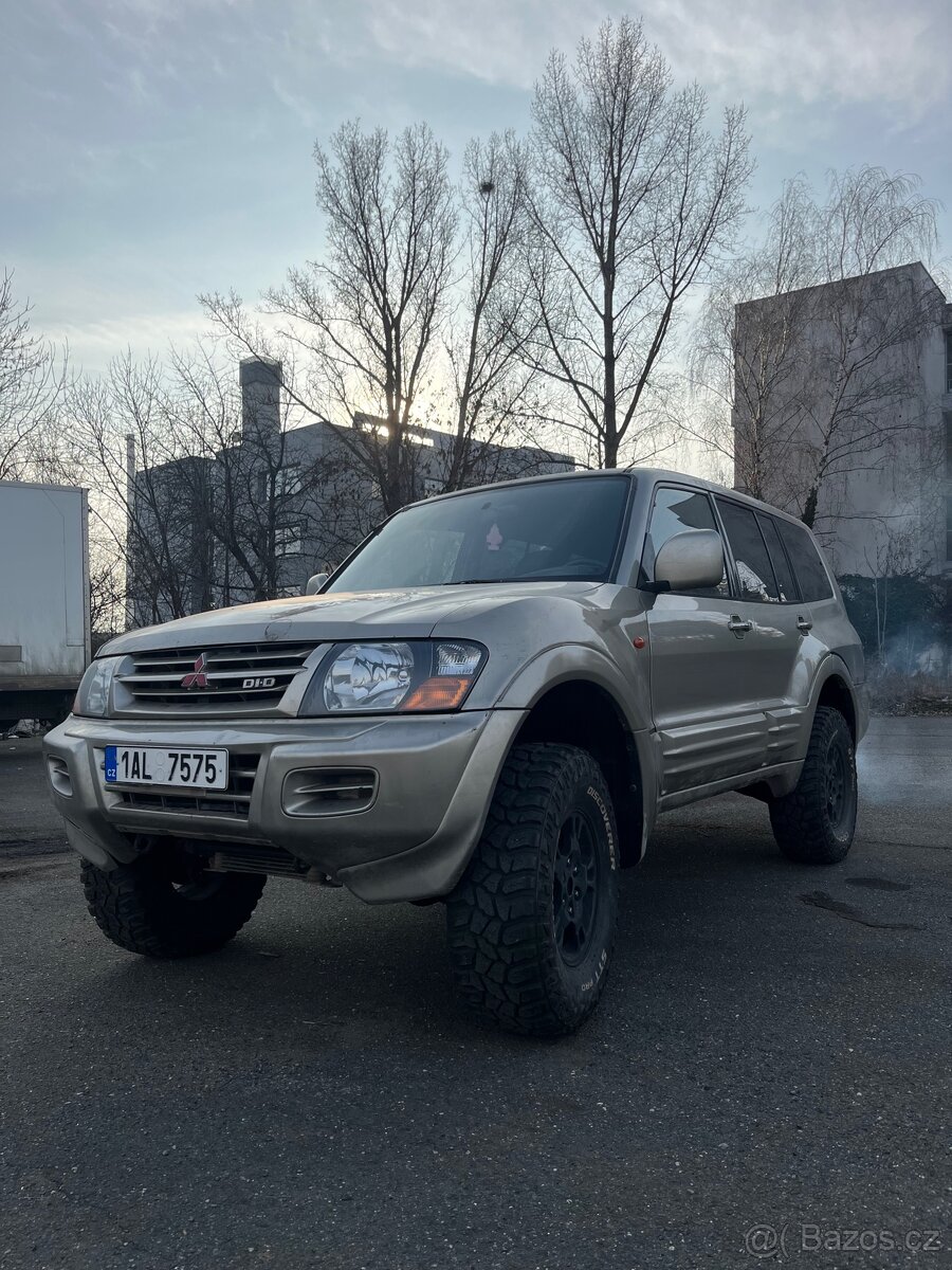 Mitsubishi pajero