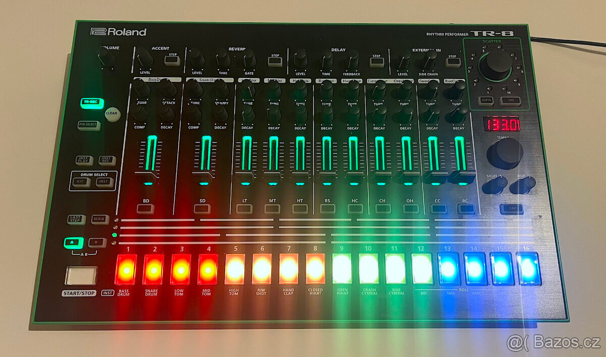 Roland TR-8