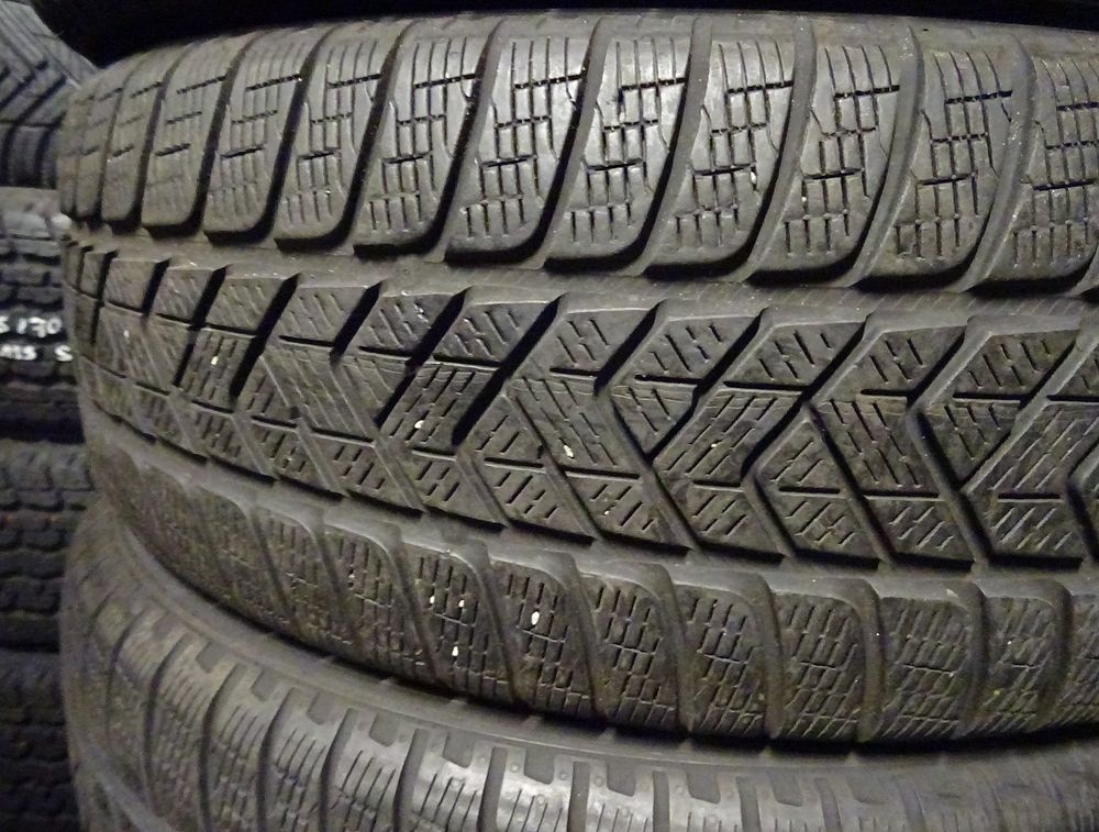 Zimní pneu Pirelli Scorpion, 235/65/18, 4 ks, 5-6 mm