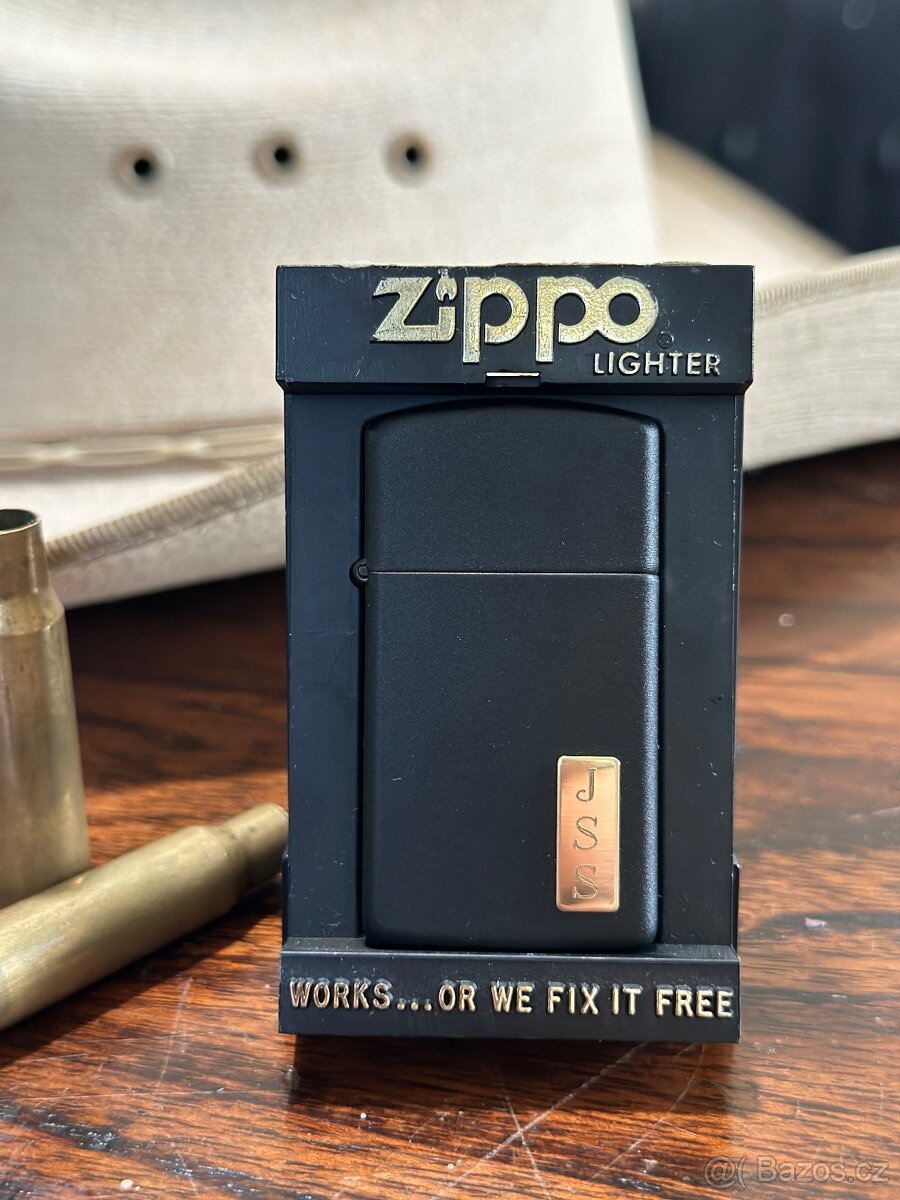 Vintage ZIPPO LIGHTER - SLIM BLACK