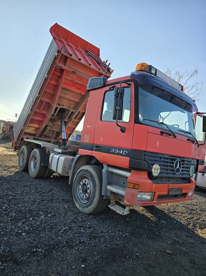 TŘÍSTRANNÝ SKLÁPĚČ MERCEDES ACTROS 3340 K 6X4 r.2001, EURO 3