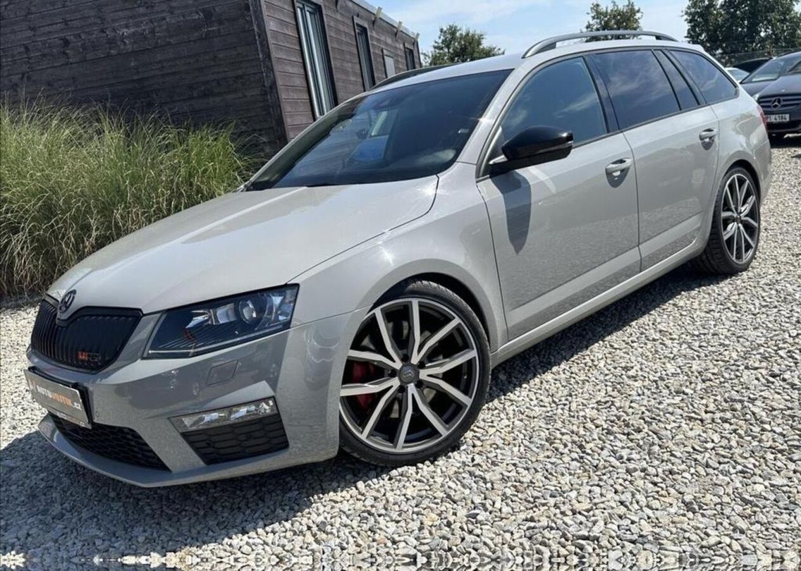 Škoda Octavia 2,0 TDI DSG RS 135kW R19 F1 nafta automat