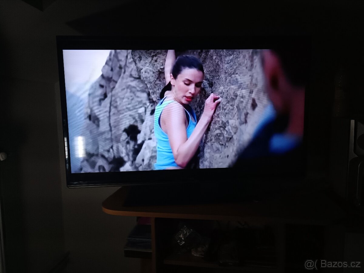 Smart TV 102 cm