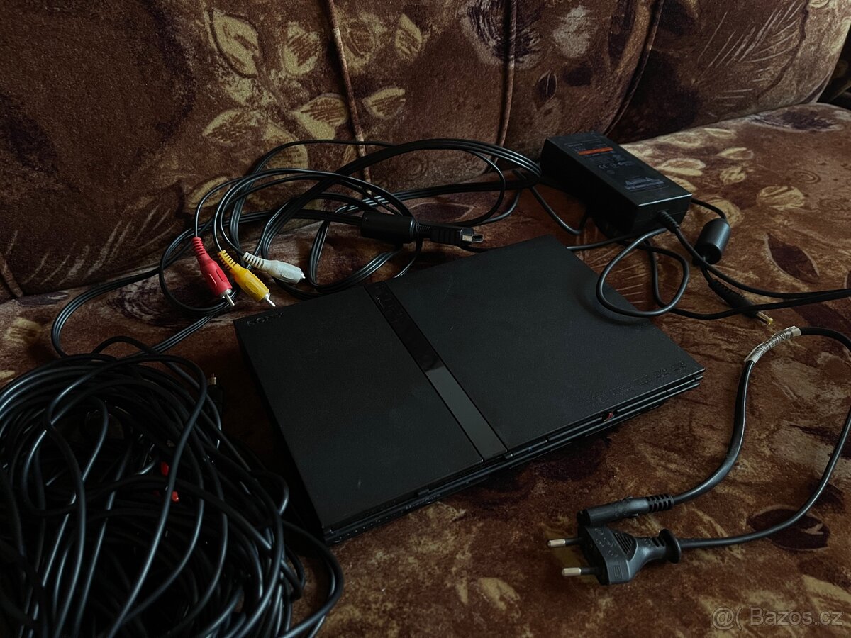 Playstation 2 (s vadou) +adaptér+ TVkabel+15m kabel+nap