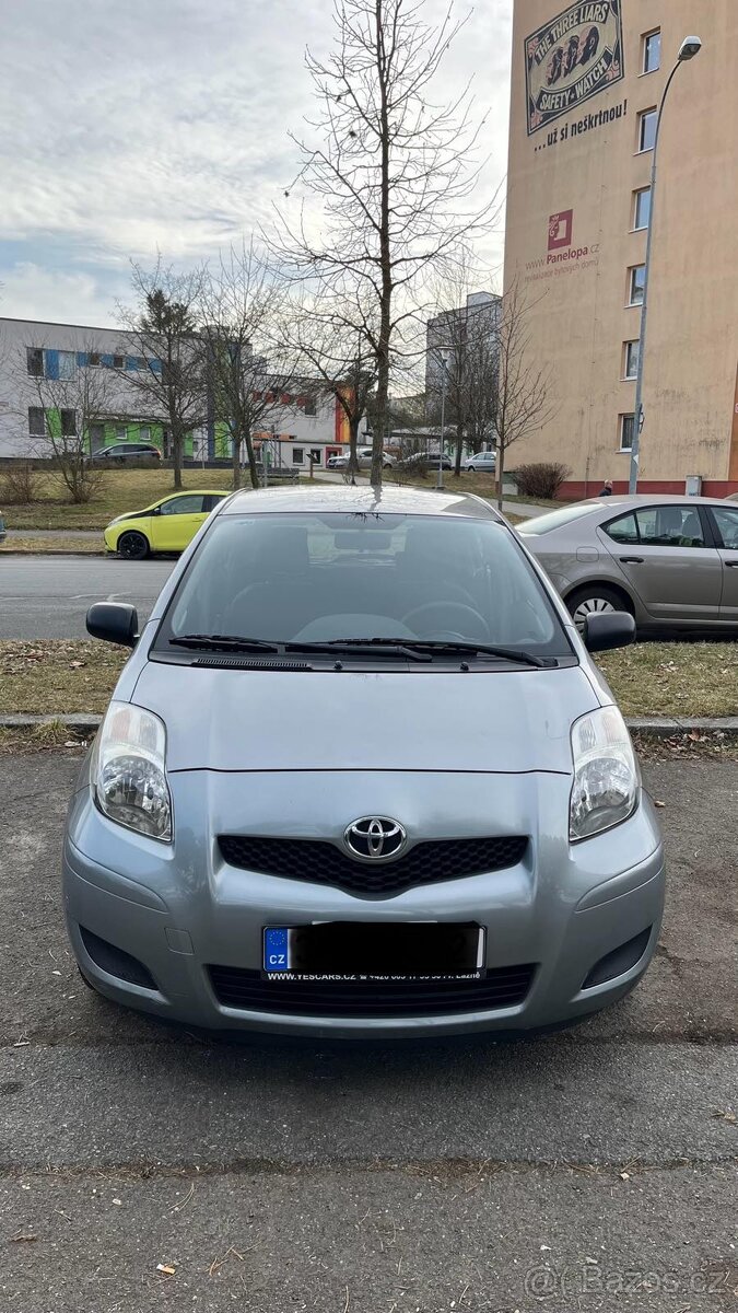 Toyota yaris 2011. 1,0 vvt-i. 82000km.