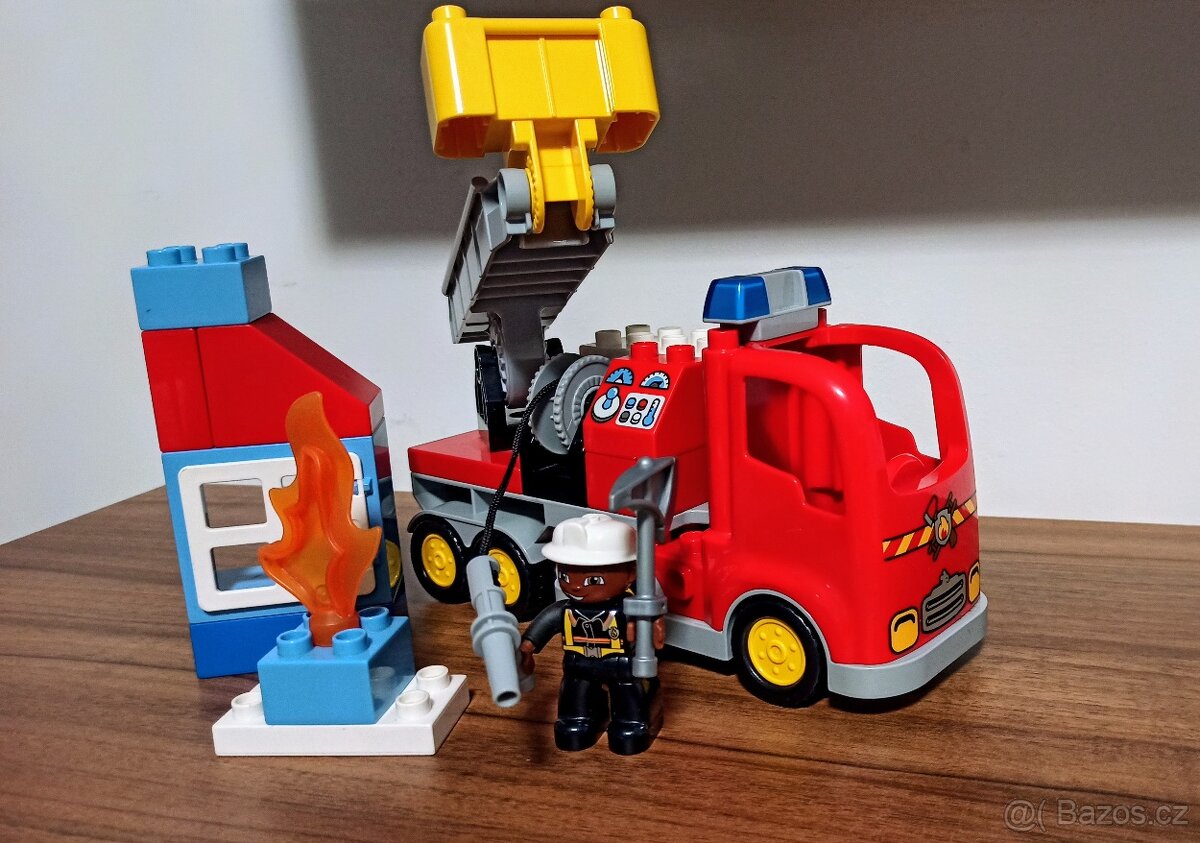 Lego Duplo hasičské auto 10592