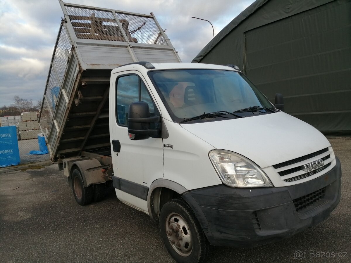 IVECO Daily - 35C102.3 JTD -třístranná sklápěčka do 3,5 tuny