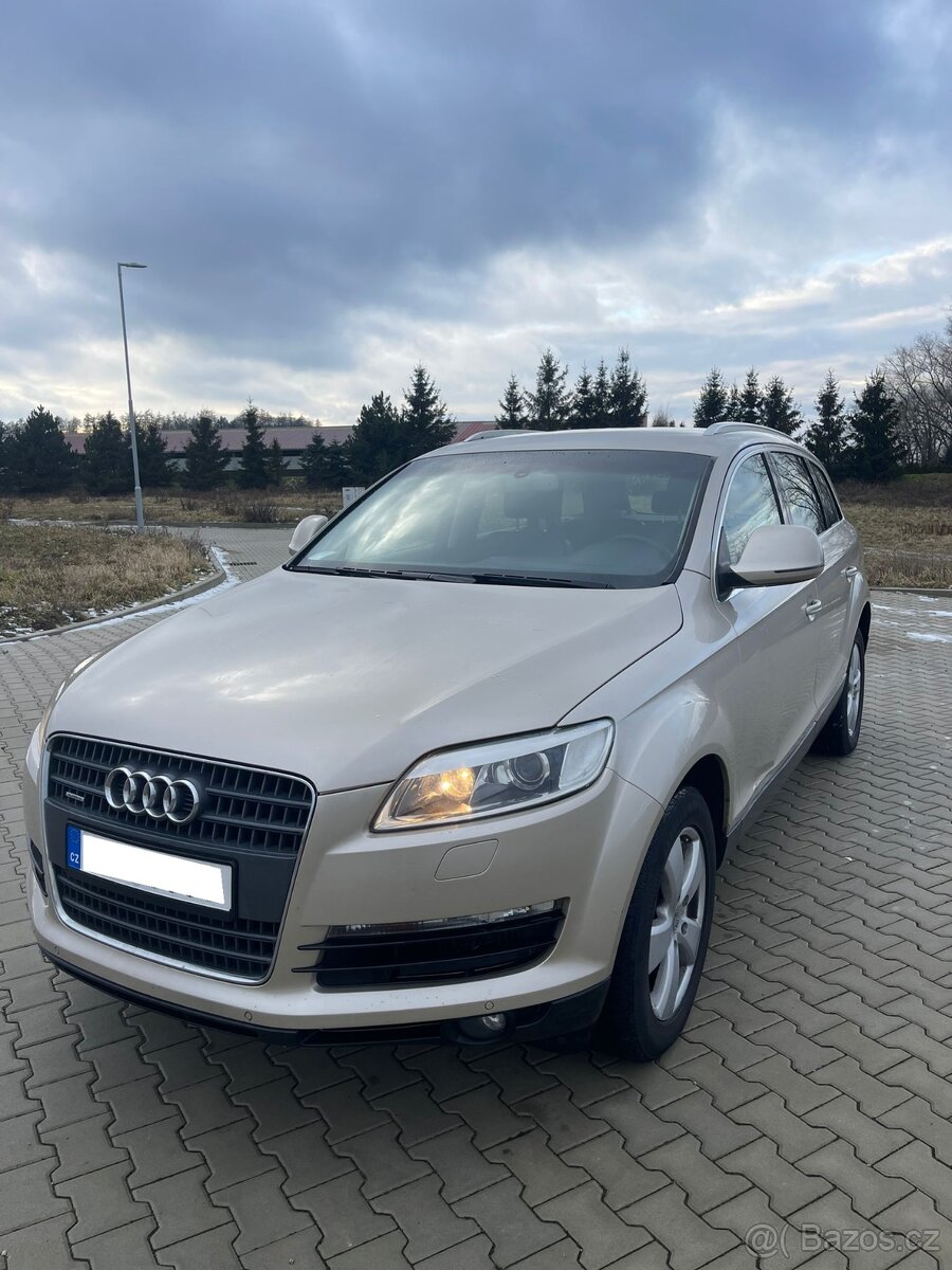 AUDI Q7 3.0TDi QUATTRO S-LINE BOSE - na splátky pro všechny