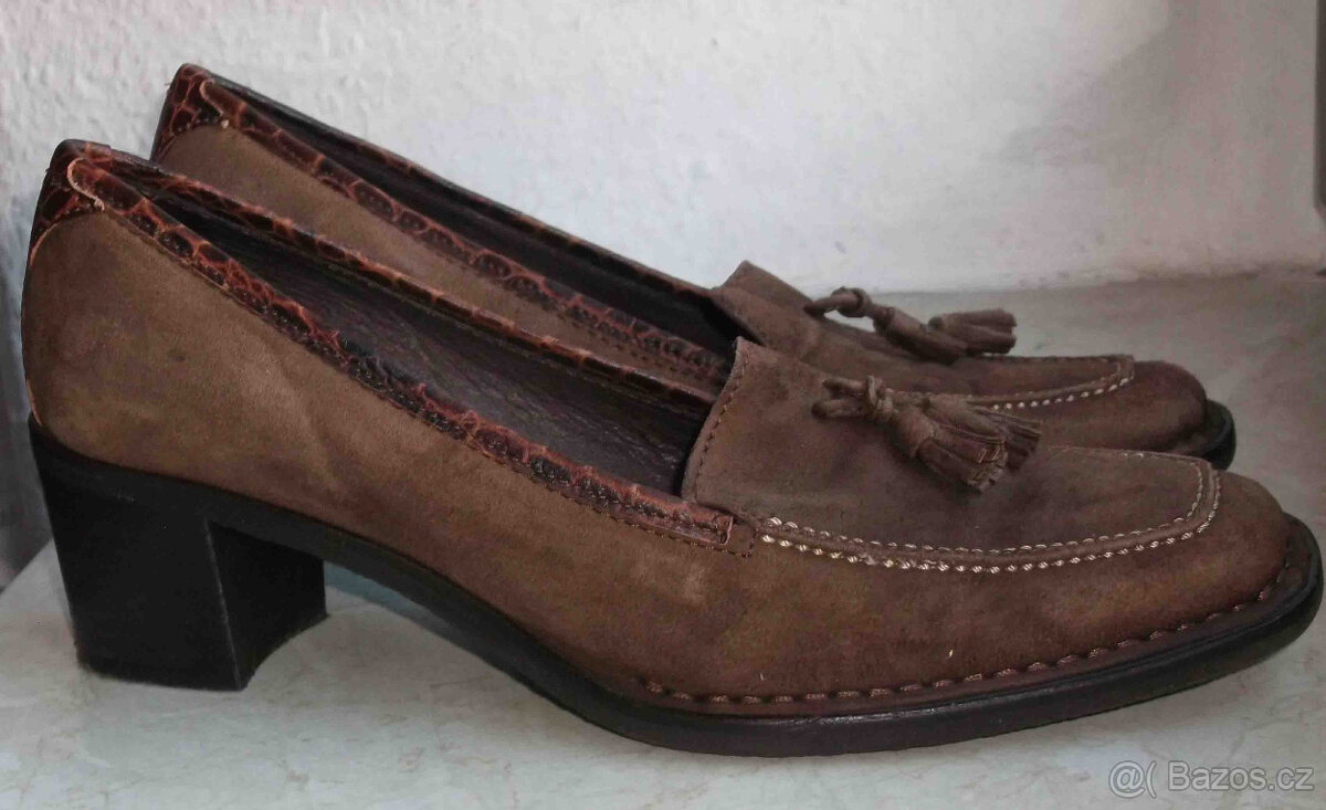 Bata. ELEGANTNÍ značkový kvalitni botky VEL.38