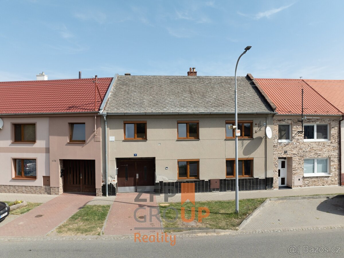 Prodej rodinného domu o rozloze 260 m2, ulice Světničky, Čel