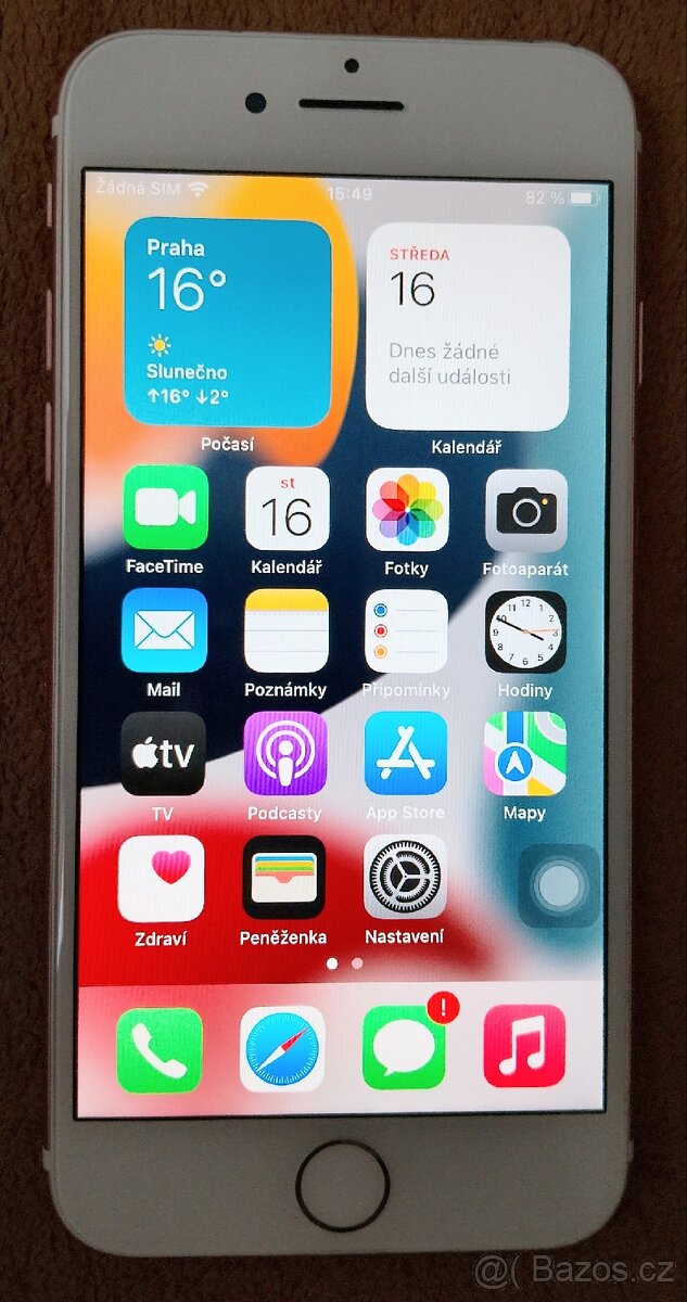 Mobilní telefon iPhone 7, 32GB, pěkný.