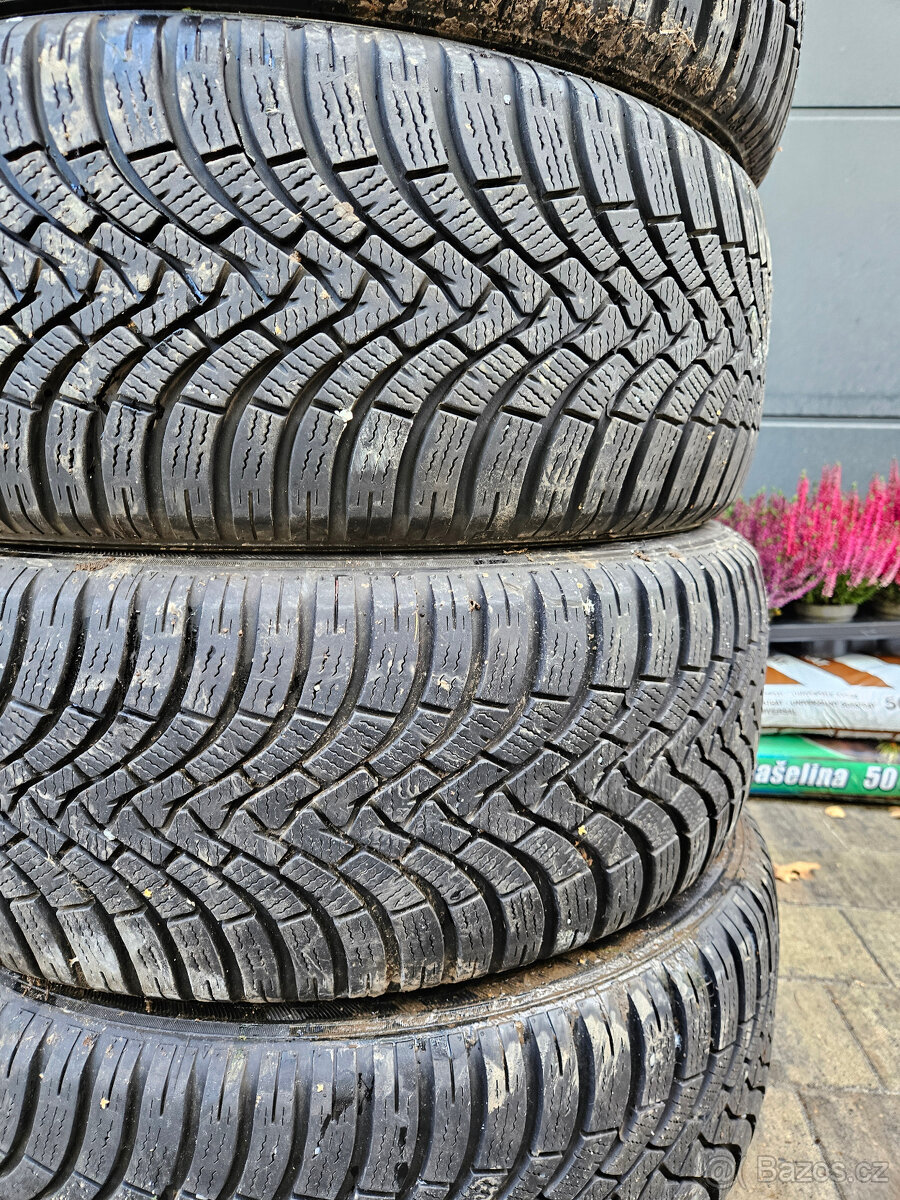 235/55R19 105V XL Eurowinter HS01  FALKEN