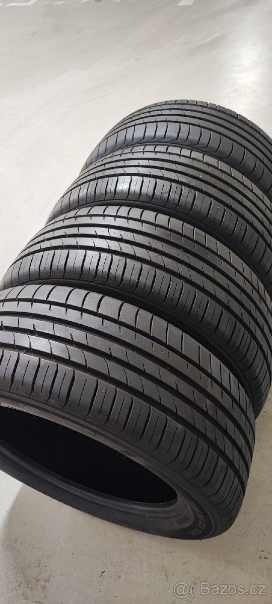 Letni 235/55/18 Kumho Crugen HP91, DOT 1823, 7.7mm.