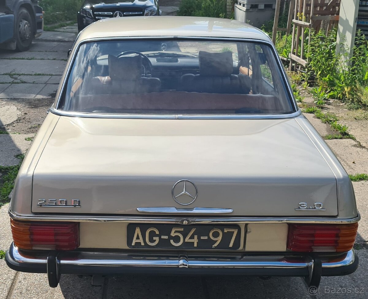 Mercedes-benz w115 3.0D