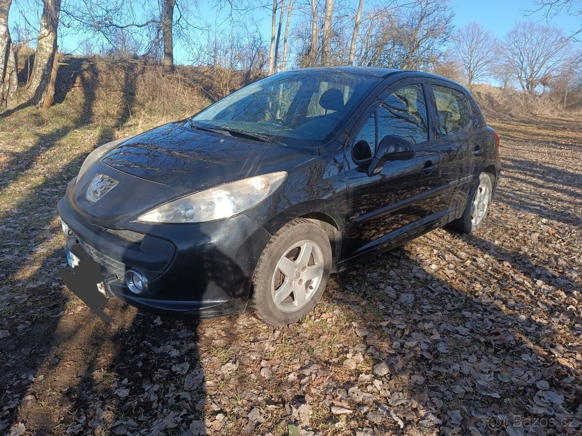 Peugeot 207 1,4  70kw  rok 2009