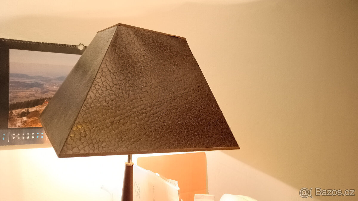 Lampa na sůl, noha dřevo a nerez