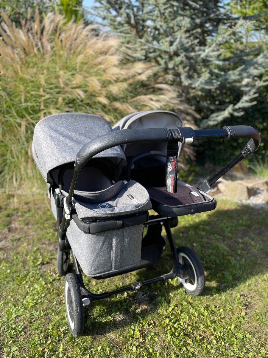 Bugaboo Donkey 2, s dvěma novými stříškami verze 3