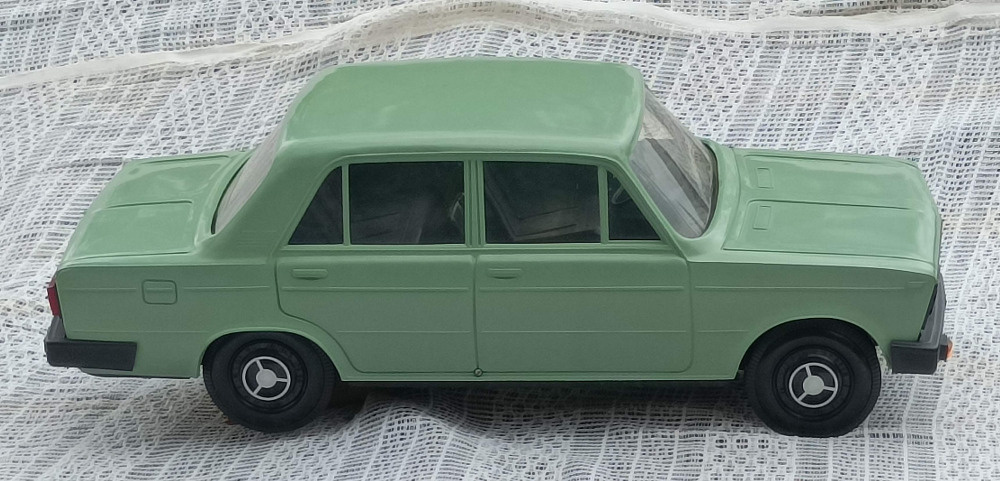 Rusky model Vaz Lada Ziguli 1500 CCCP SSSR osmdesata leta