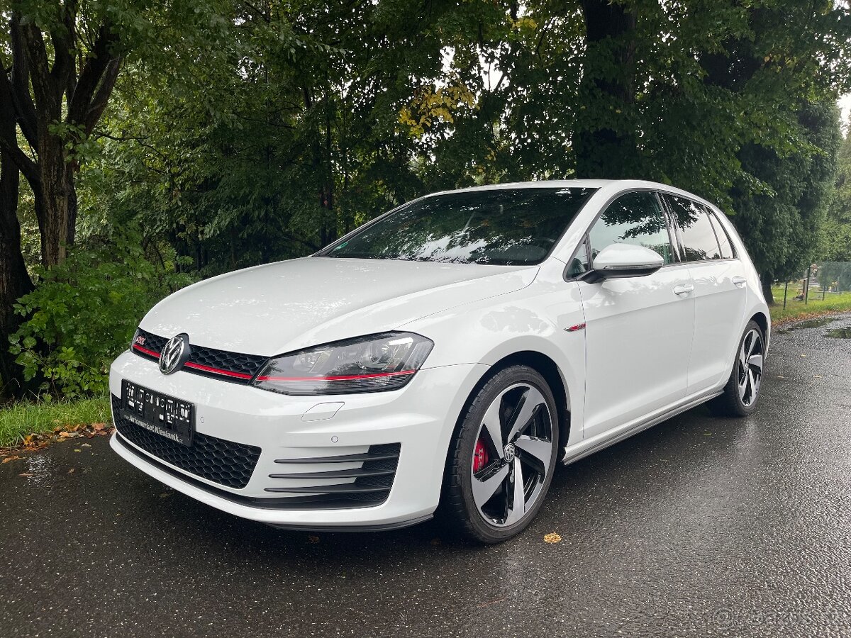 Volkswagen Golf GTI Performance 2.0 TFSi DSG