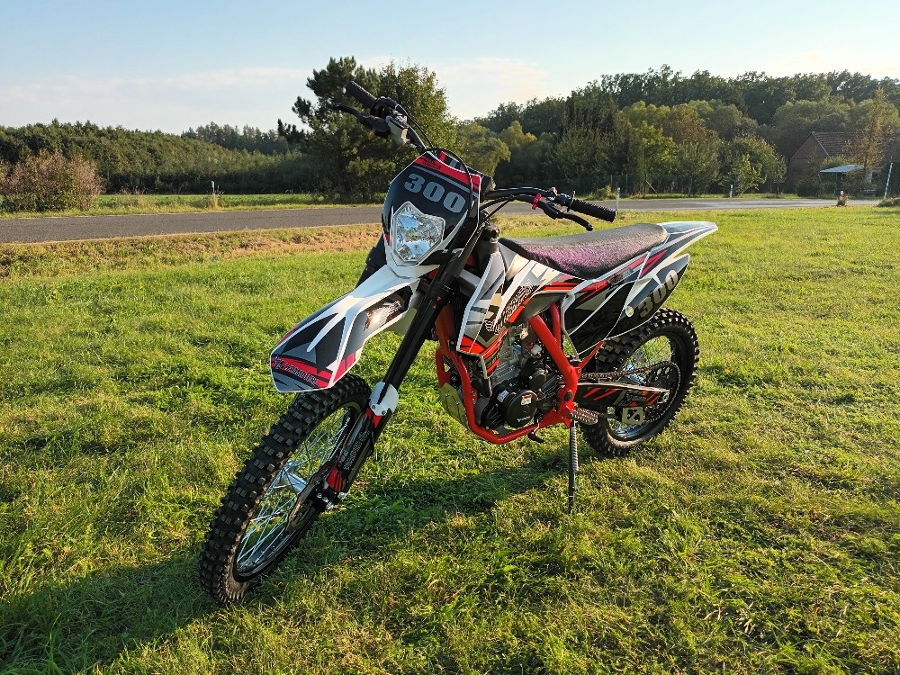 Pitbike Killer 300cc H2O 21/18 červená