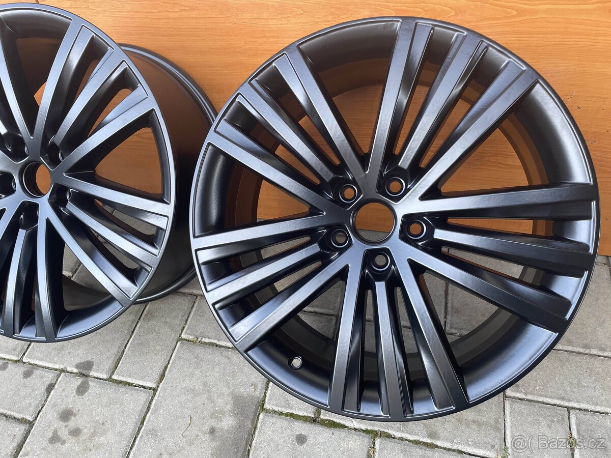 SIRIUS schwarz orig.skoda Superb3V  5x112  8j x19   ET 44 VW