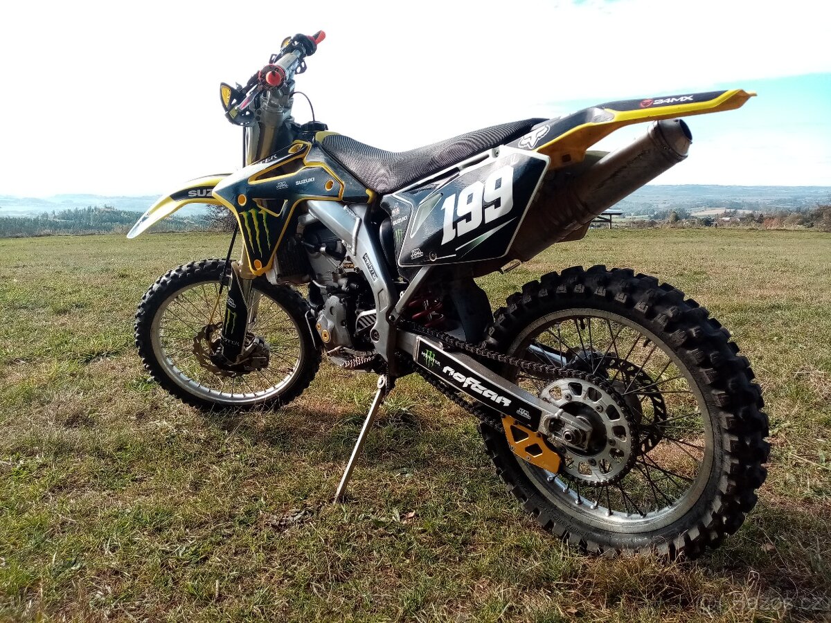 Suzuki RMZ450