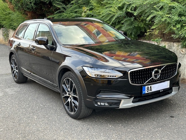 V90 Cross Country,CC,nafta D5 173kW,AWD,2021,47000km,masáž