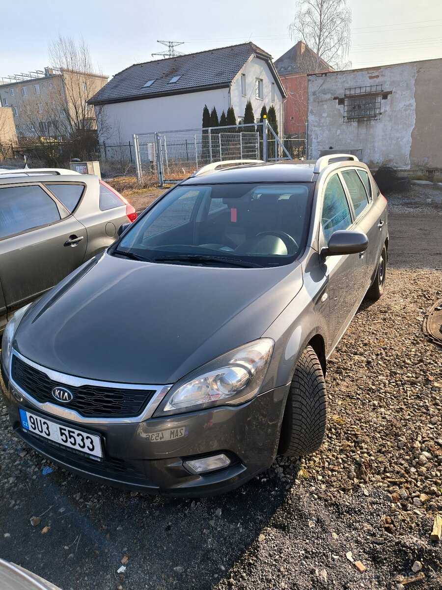 Ceed 1.6Crdi 85kw 2012