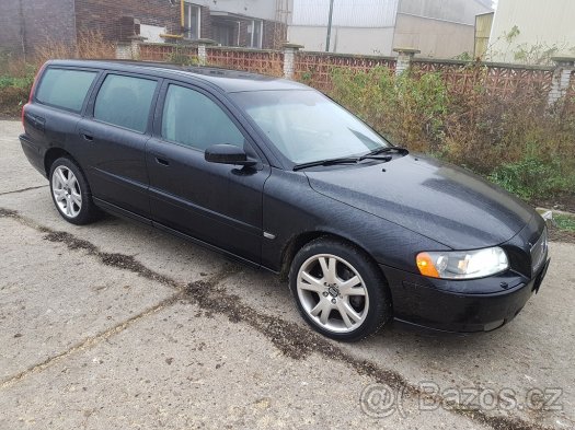 Volvo V70 2.4 D5 - manuál - náhradní díly