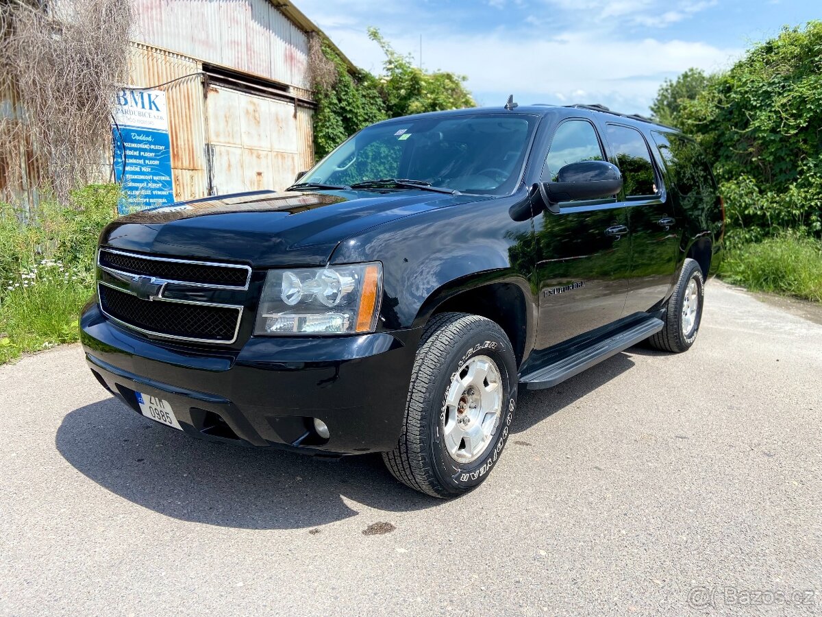 2009 Chevrolet Suburban | 5.3 Vortec. | 4x4 | 8 míst