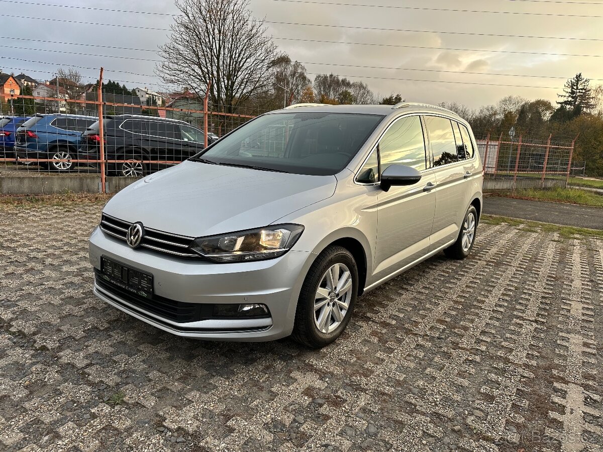 Vw Touran 2.0 Tdi , 1 majitel ,9/2020 servis vw Manual