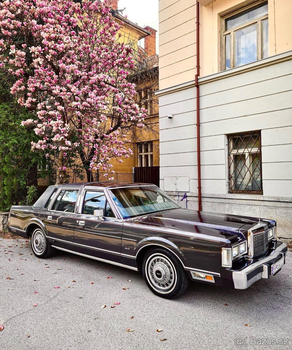 Lincoln Continental Towncar /klasické špz/ top stav