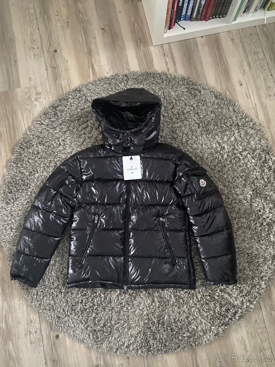 Moncler maya