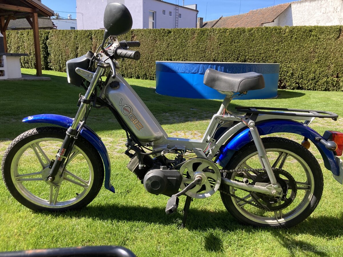 2 x moped Peugeot Vogue