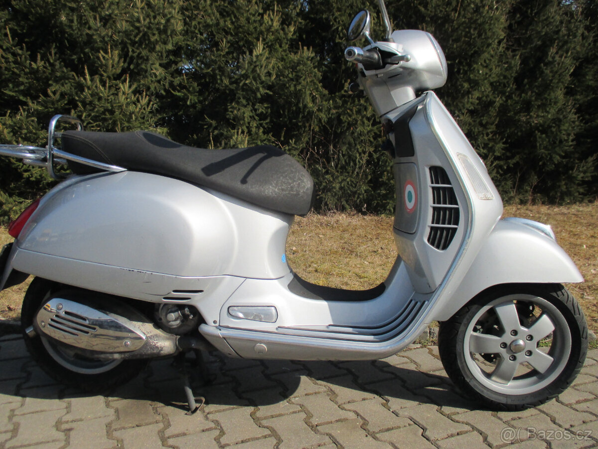 Piaggio Vespa 250 GTS ie  rv 200616kW 23000km