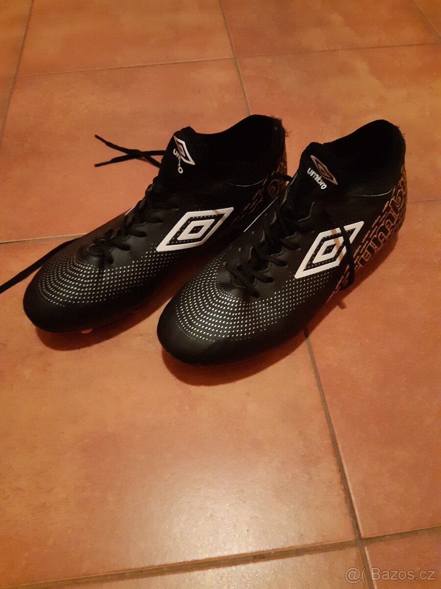 Kopačky UMBRO 42