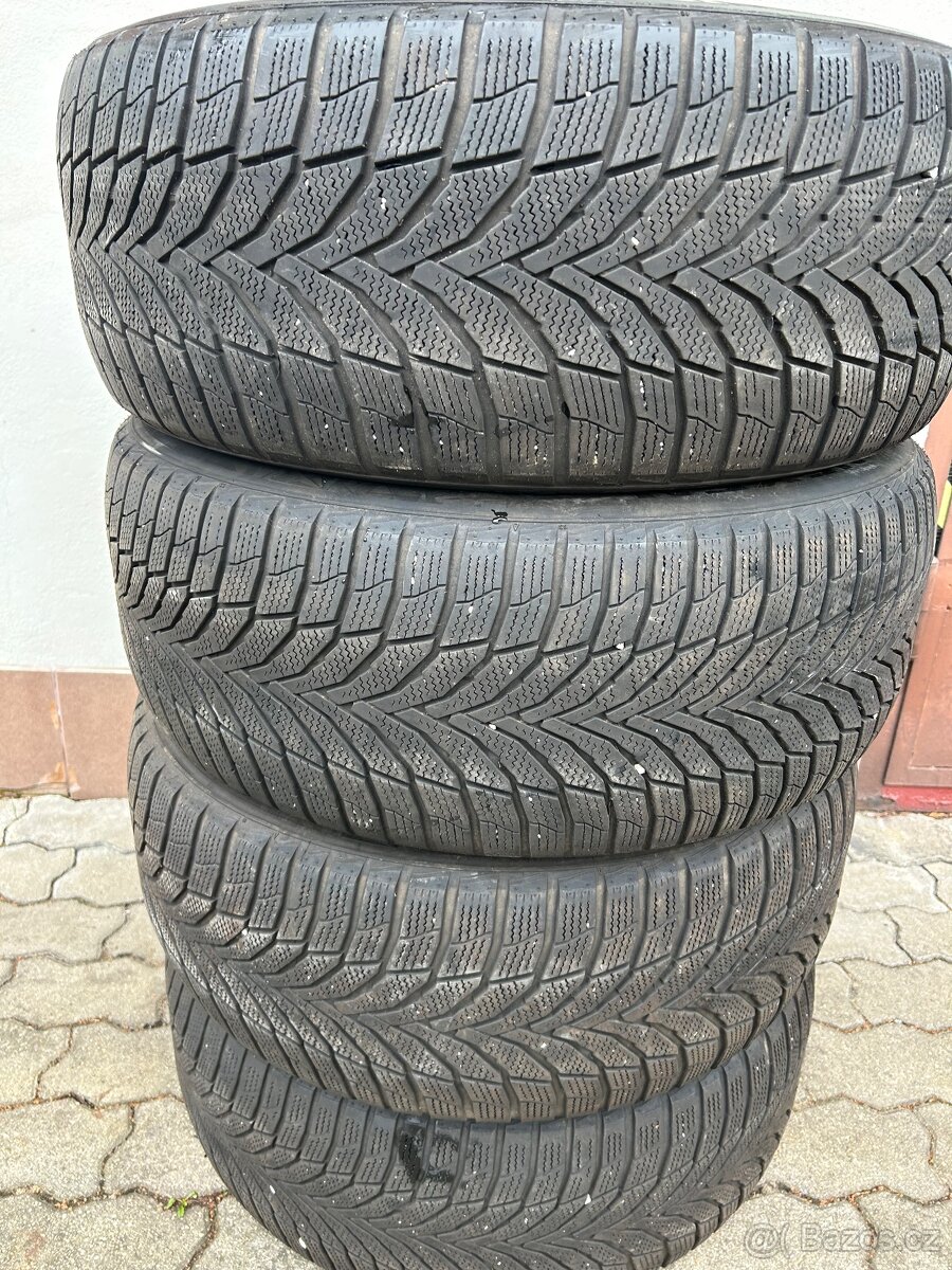 Zimní pneu 255/55r18