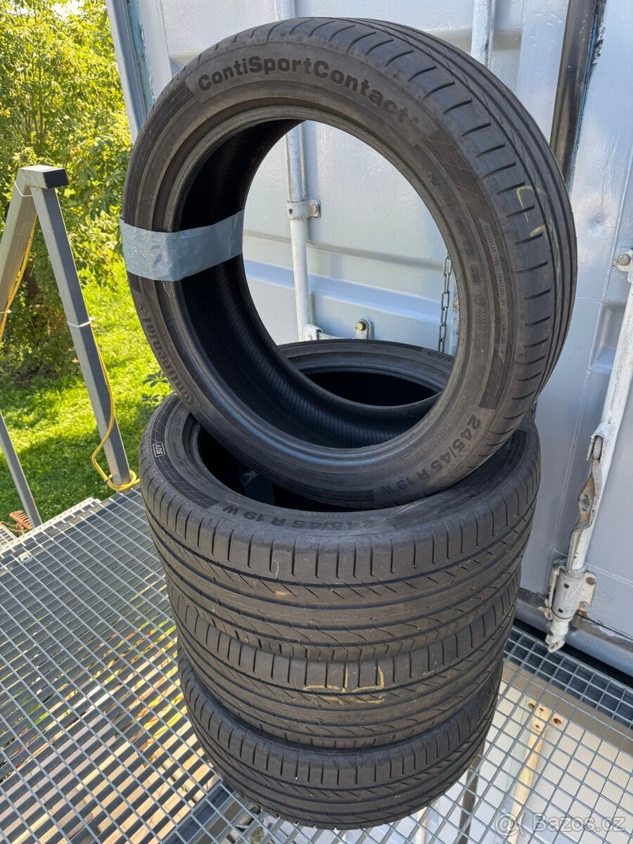 245/45R19