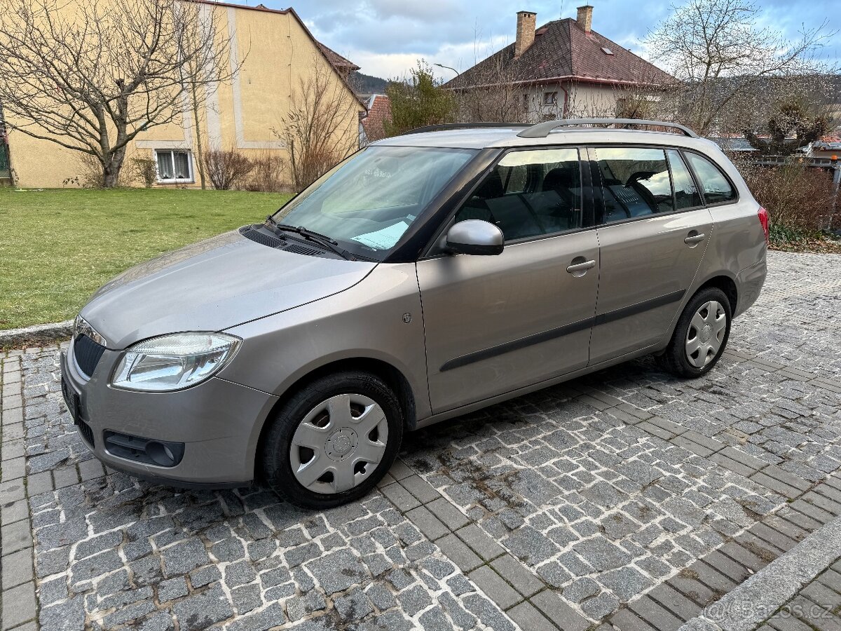 ŠKODA FABIA COMBI RV 2009 1.4i 16V AMBIENTE