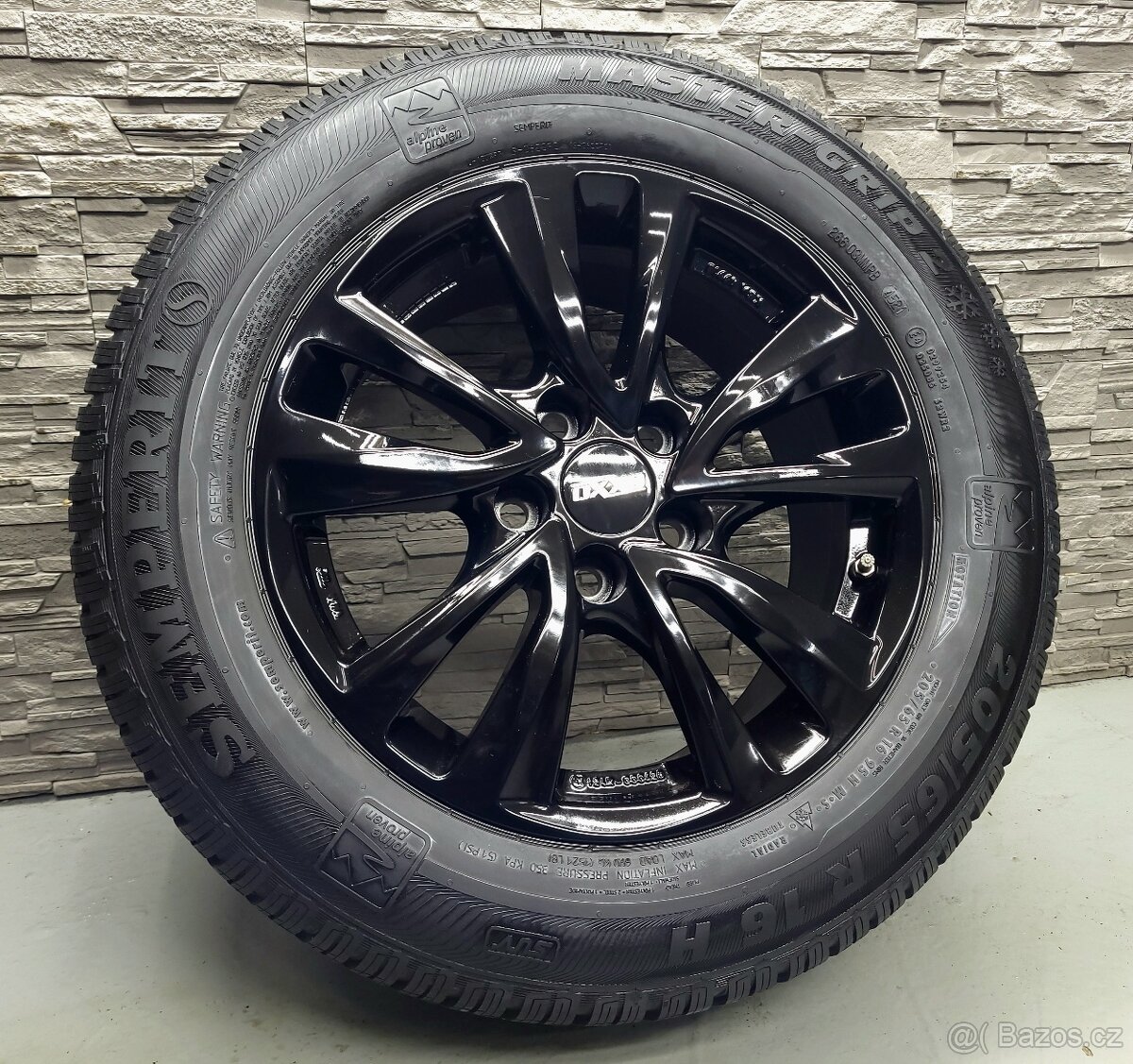 16" Alu kola OXXO  Yaris Cross C-HR 5x114,3 zimní pneu 8mm