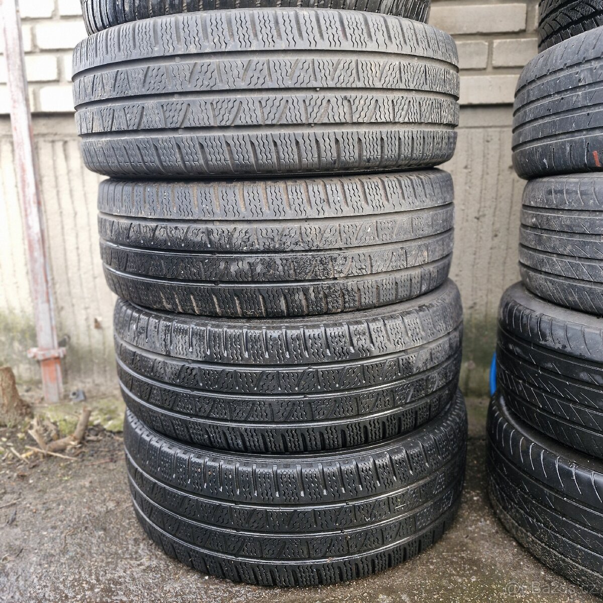 Prodám sadu 4ks. 235/65 R16C 115/113R