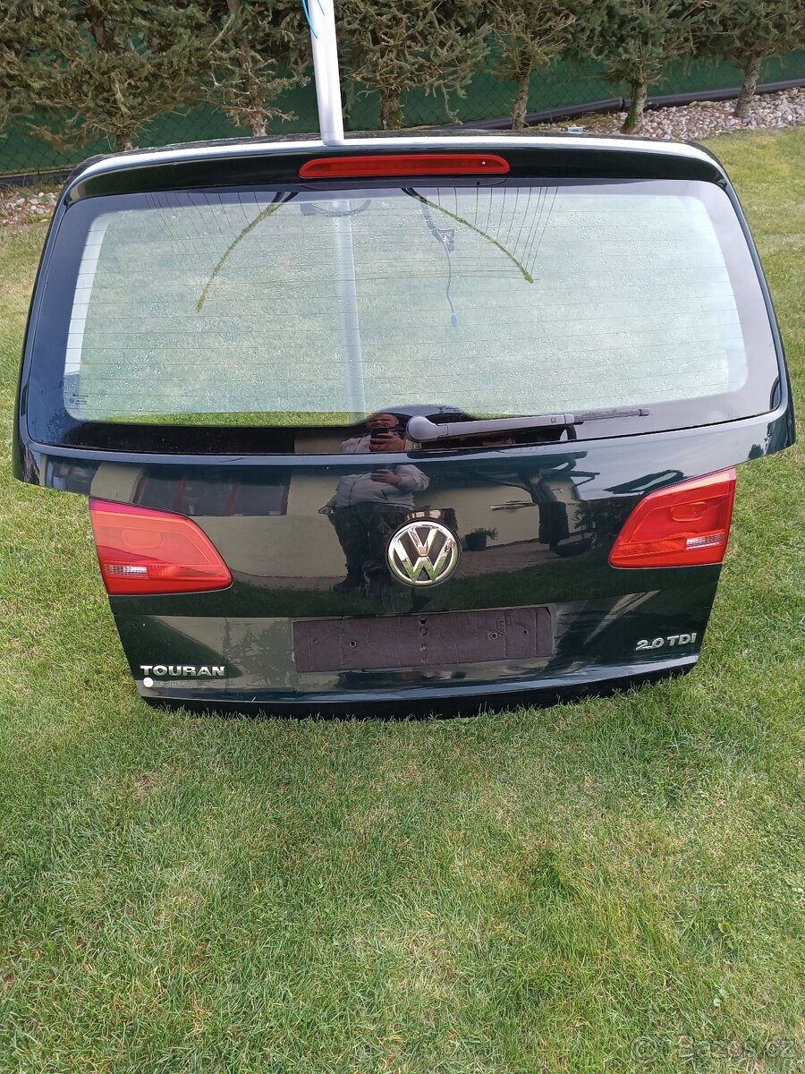 VW Touran 1T3 - páté dveře, víko kufru