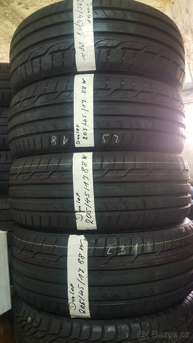 Dunlop sport maxx RT 205/45R17 (88W)