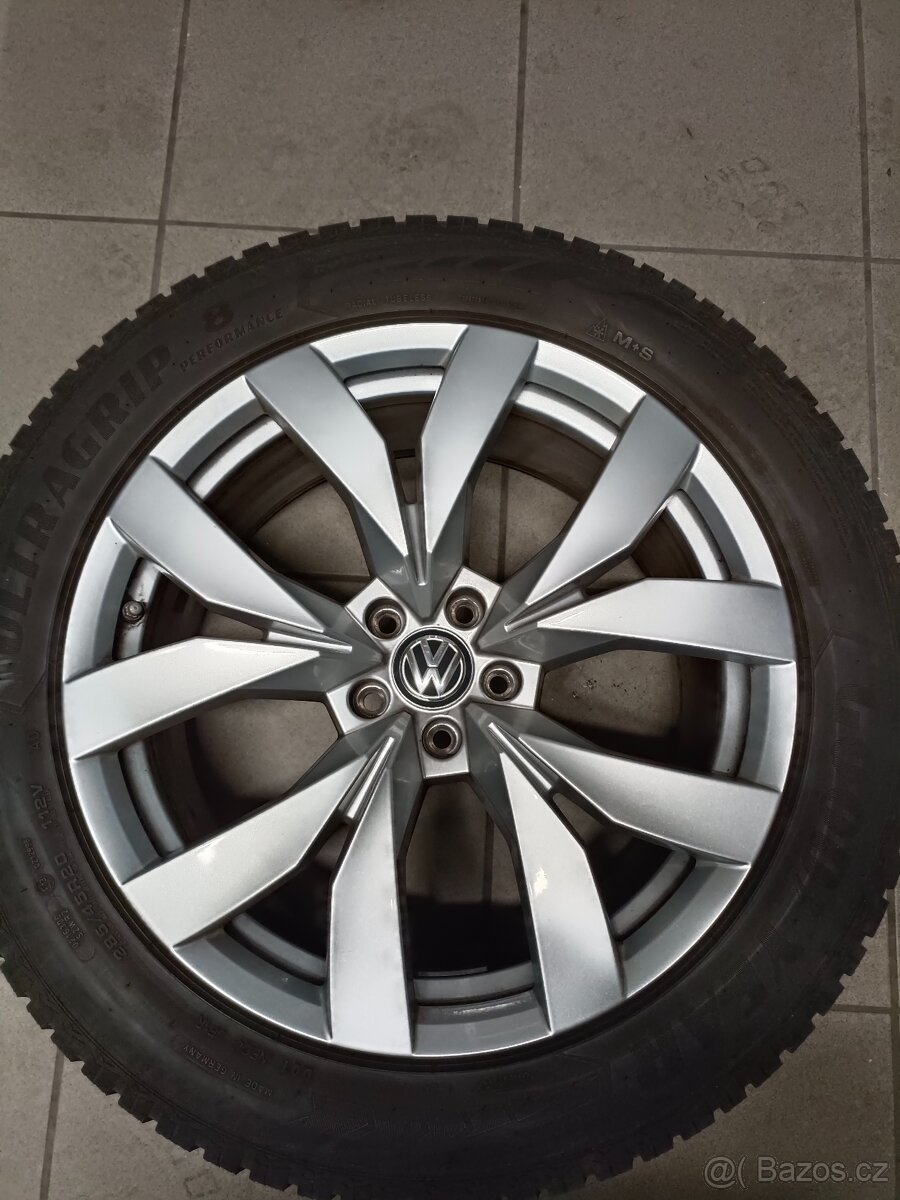 VW Touareg -Montero 285/45/R20 112V