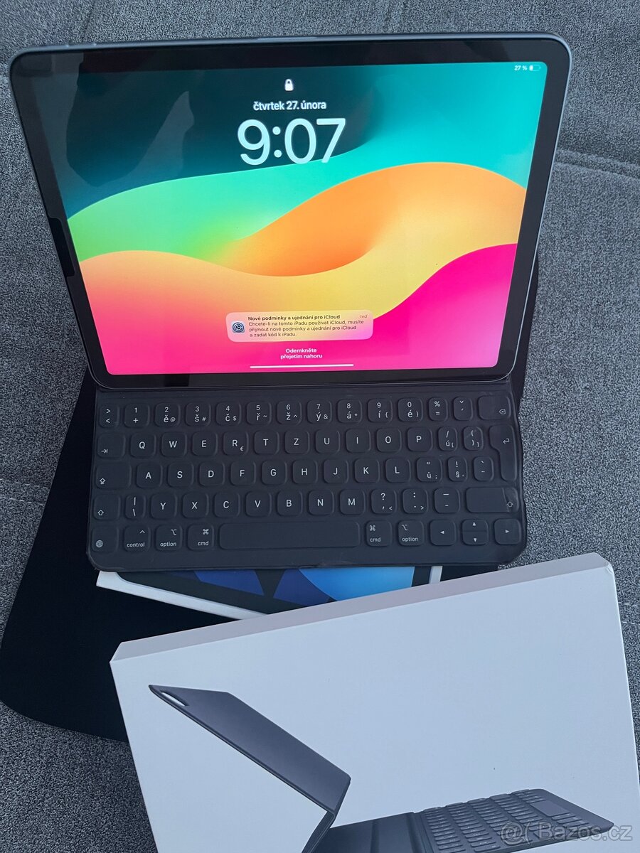 iPad air 2020 10.9 64gb - 98% baterie, apple klávesnice