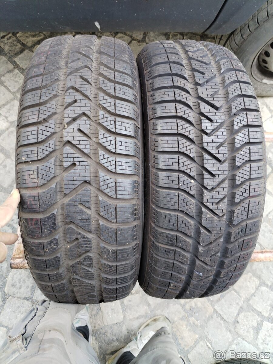 195/60/15 zimni pneu PIRELLI 195/60 R15