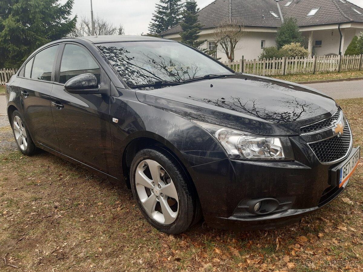 Chevrolet Cruze 1,6 83 kw benzín,12/2009, 151 tkm