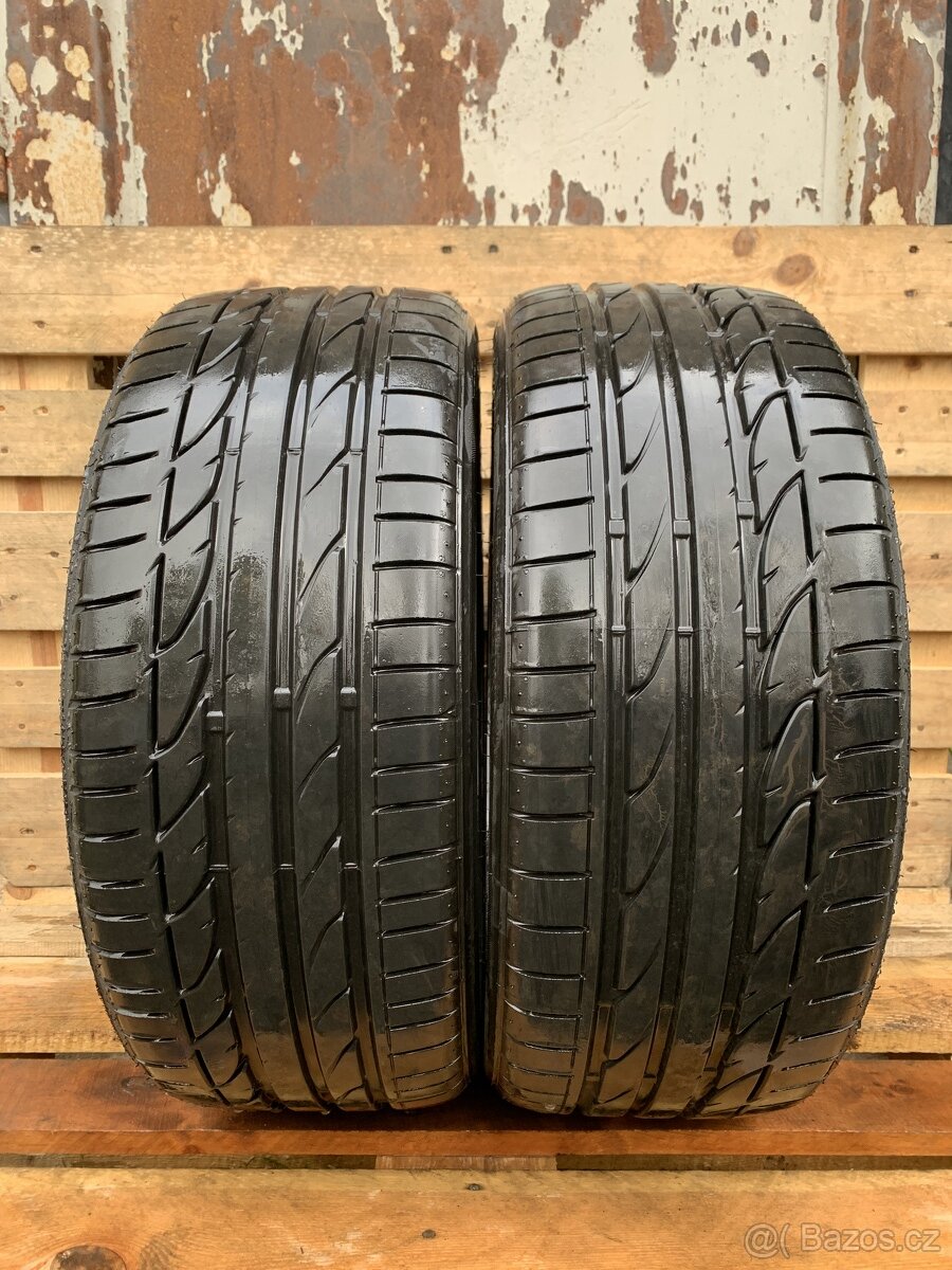 2ks 235/40/19 Bridgestone 2023/96W/letní 7.7m