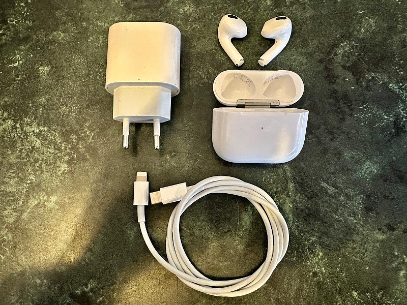 583 Sluchátka bezdrátová Apple AirPods 3.generace (V ZÁRUCE)