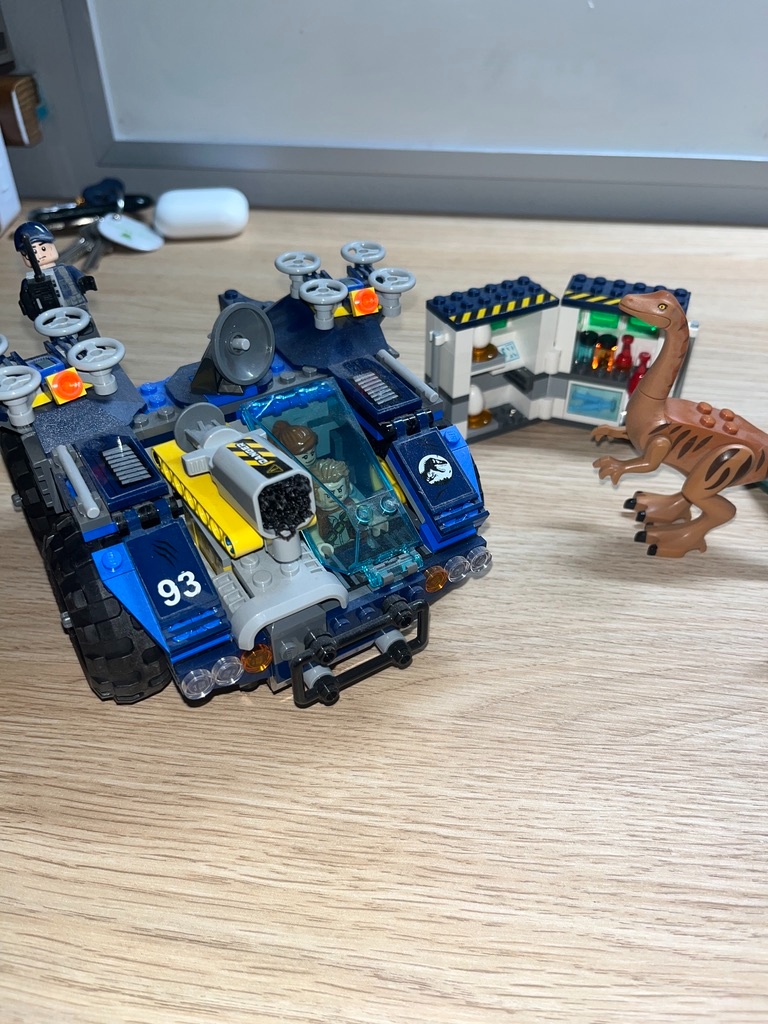 Gallimimus and Pteranodon Breakout (75940)